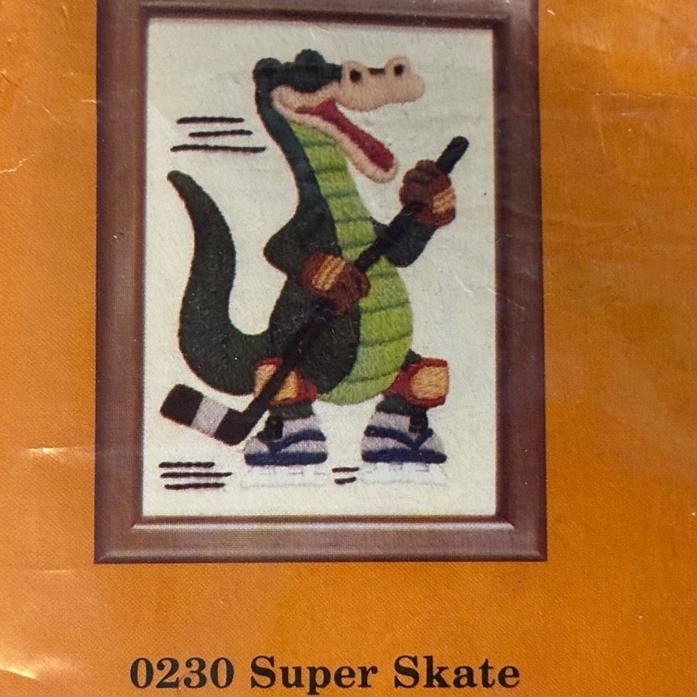 The Creative Circle| Embroidery Kit #0227 ‘Slap Shot’ Hockey Alligator Animal